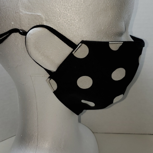 🖤FREE W/BUNDLE PURCHASE🖤*Polka Dotted Handcrafted Face Mask - Picture 4 of 7